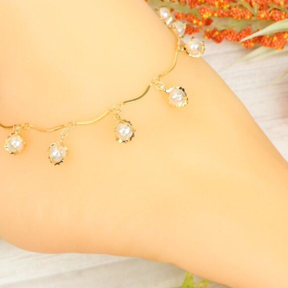 "Handmade Anklet – Elegant & Delicate Jewelry for Women | UNVRC1025 - Picture 3 of 10
